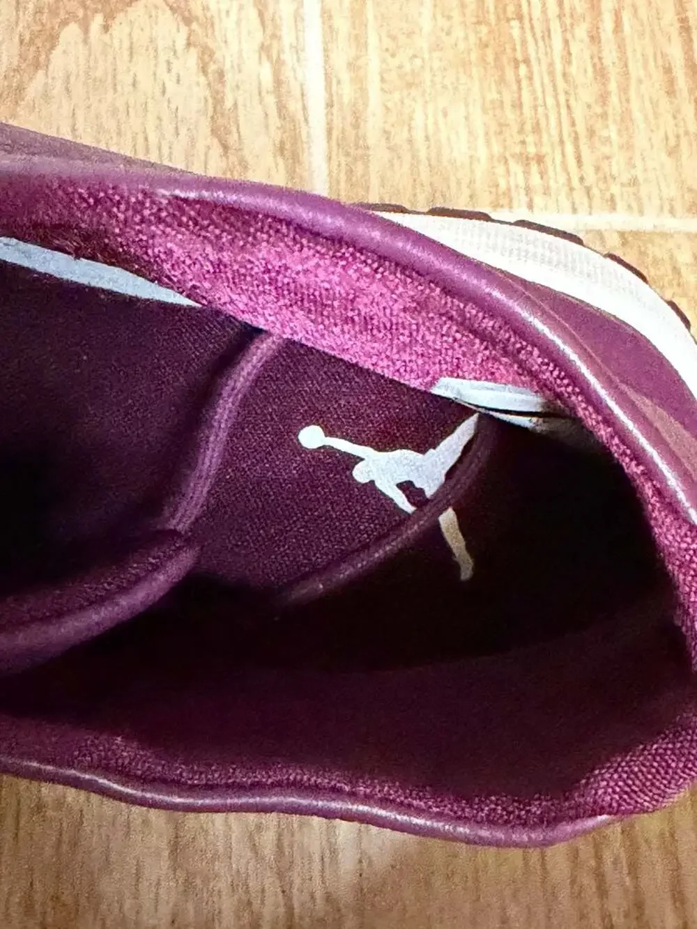 Jordan Wmns Jordan Future Bordeaux Leather Sneakers AR0726-600 Size 9.5